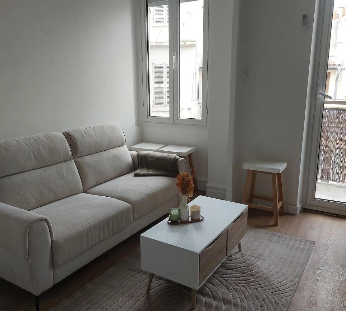 Apartment In Noailles Marseille