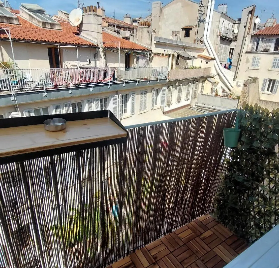 Apartment In Noailles Marseille